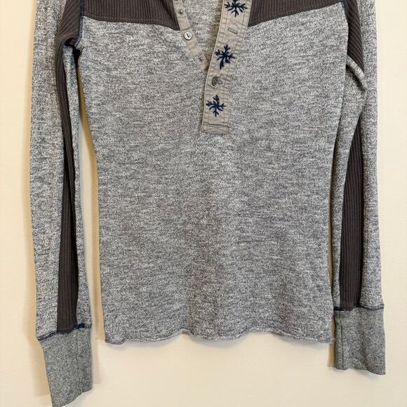 Free People Henley Snowflake Sweater Womens XS Gray Long Sleeve Knit Pullover - Picture 4 of 9